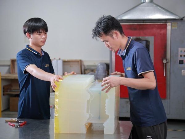 Vacuum casting – silicone rapid prototyping​ manufacturing service