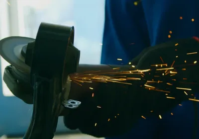 Selecting the Right Grinding Machine for Your Manufacturing Needs: Types and Applications