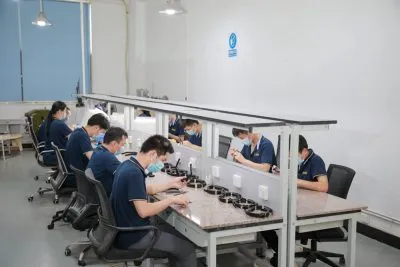 Vacuum casting parts surface treatment workshop