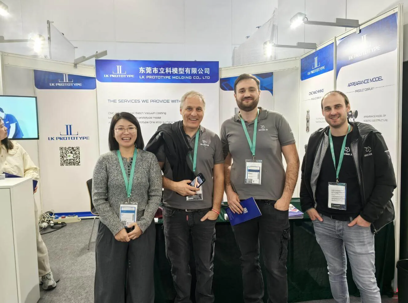 LKprototype Formnext 2024 booth with customers