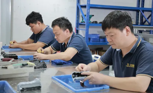 Surface Finishing Options for Vacuum Casting Parts